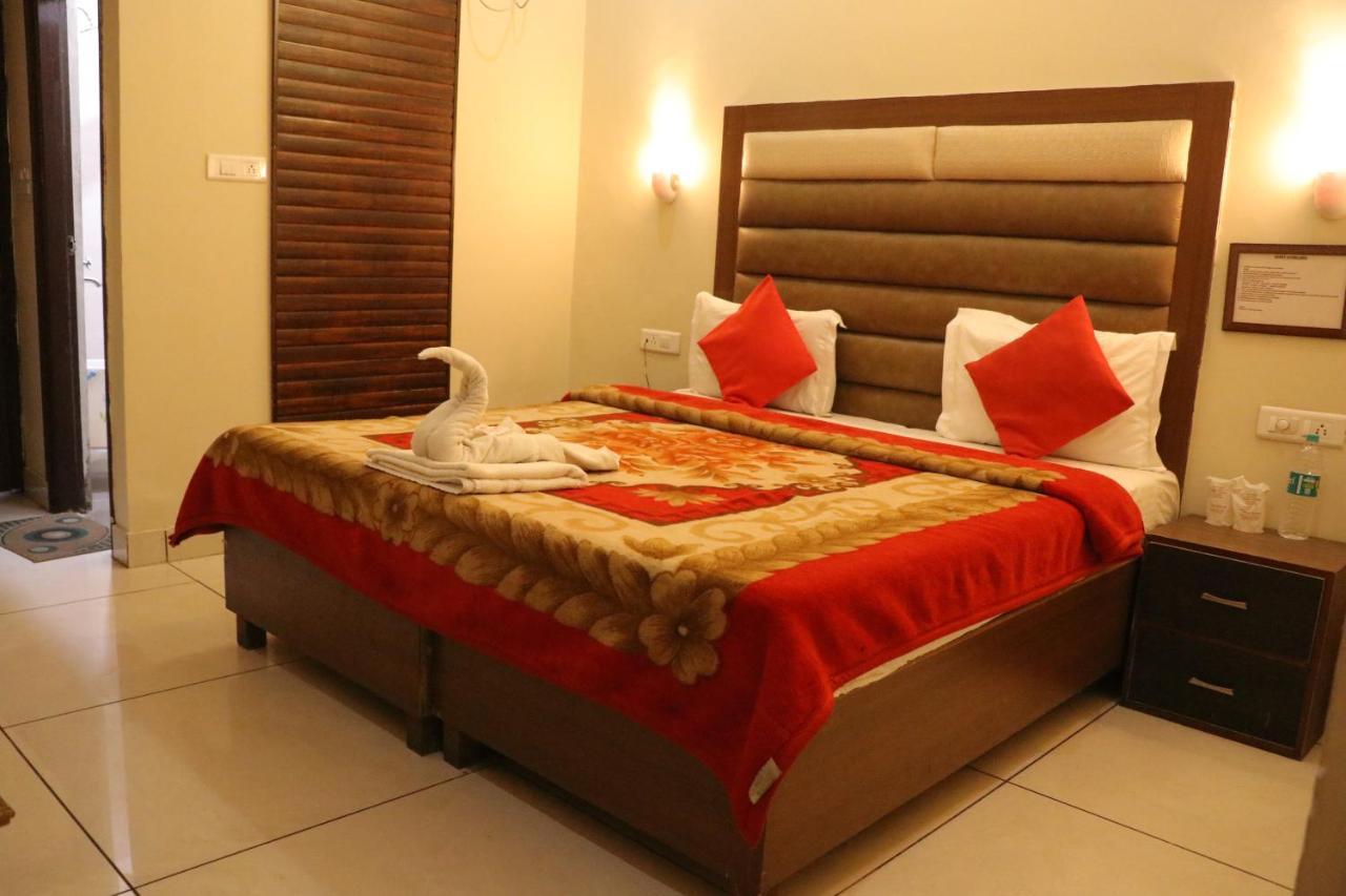 Hotel Pushap Palace Patiāla المظهر الخارجي الصورة