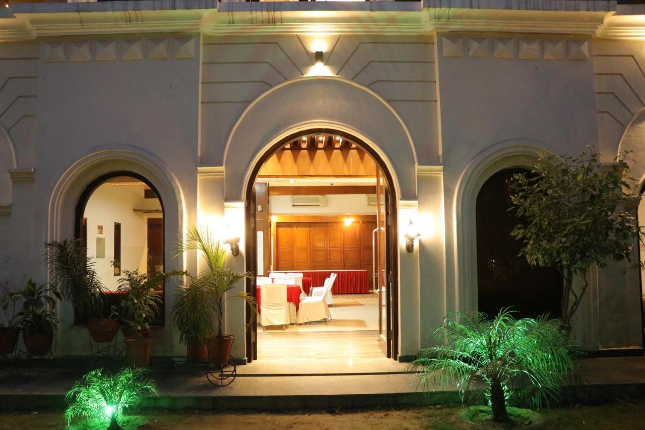 Hotel Pushap Palace Patiāla المظهر الخارجي الصورة