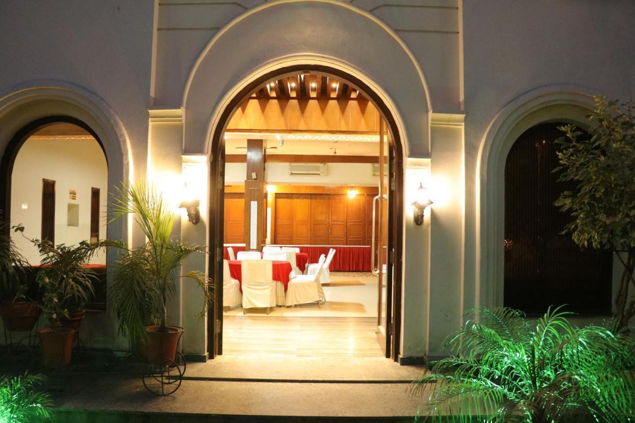 Hotel Pushap Palace Patiāla المظهر الخارجي الصورة