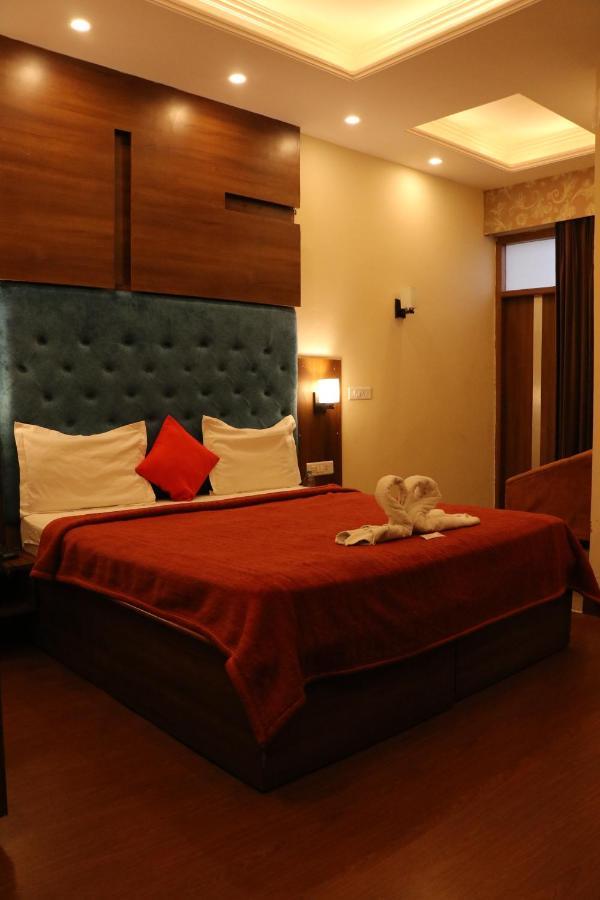 Hotel Pushap Palace Patiāla المظهر الخارجي الصورة